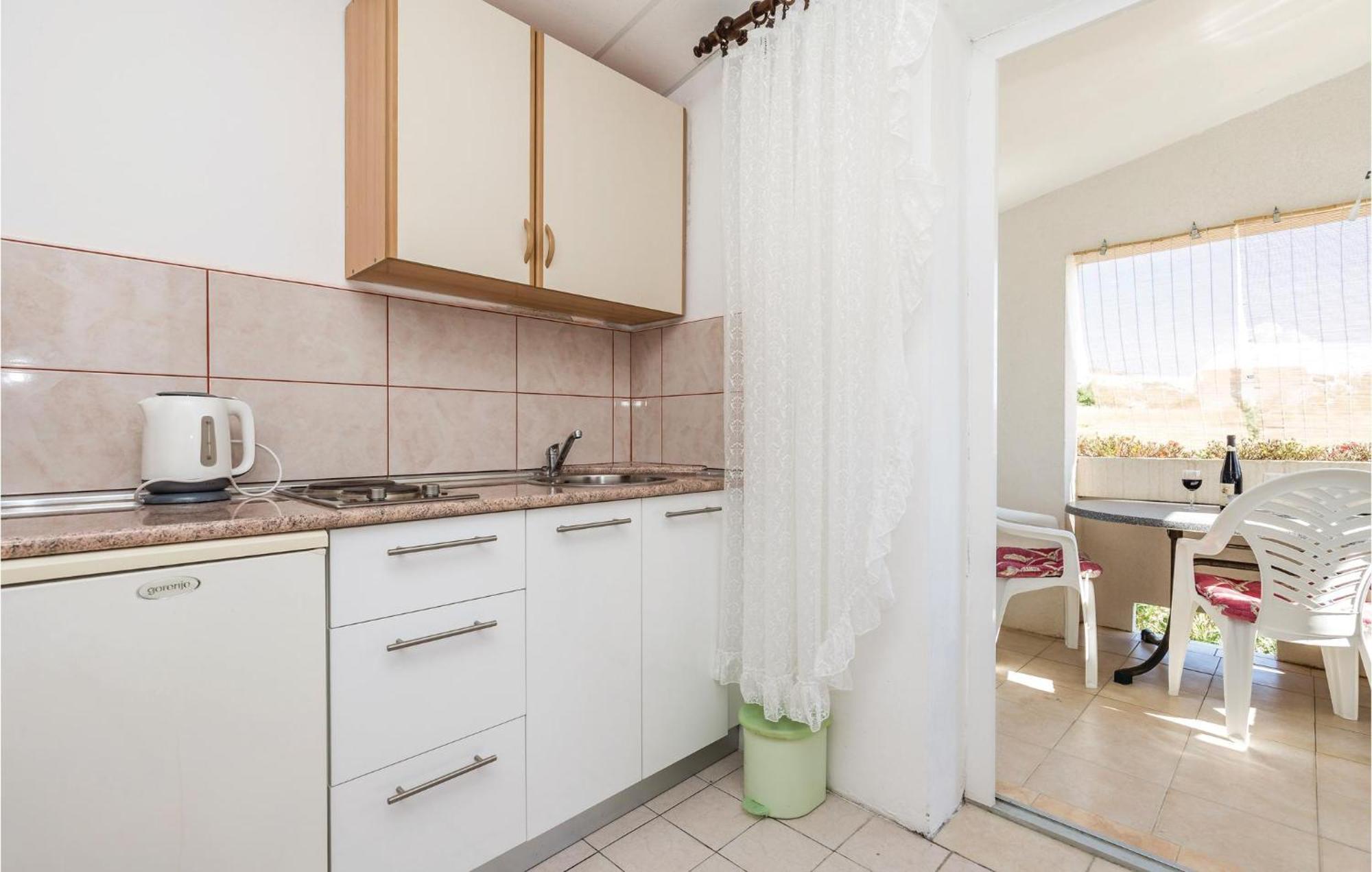 Awesome Apartment In Dinjiska With Kitchen Dinjiška Exterior foto