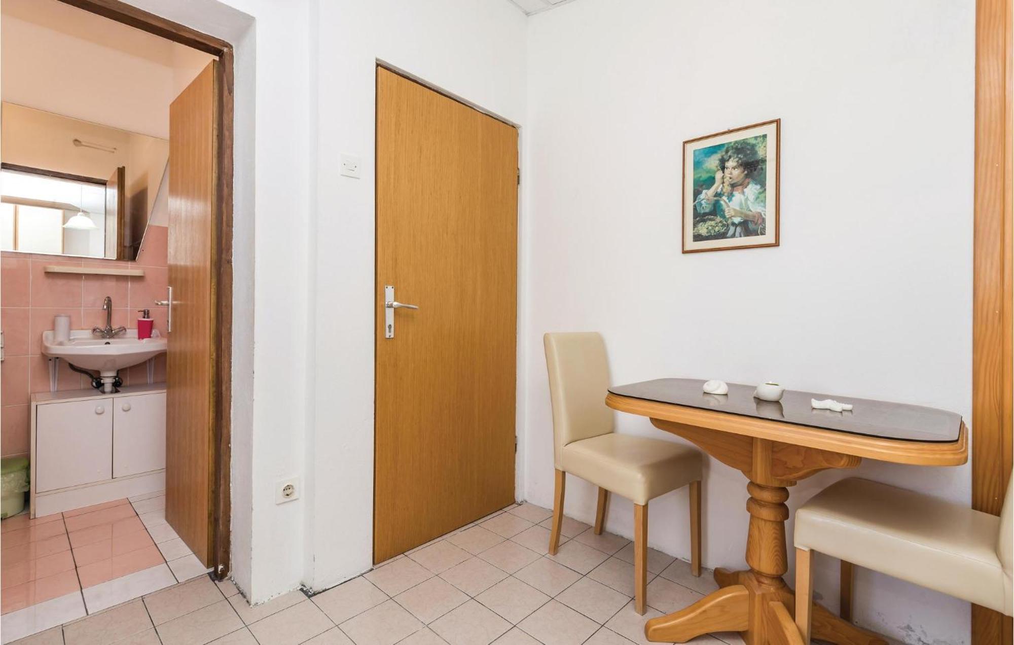 Awesome Apartment In Dinjiska With Kitchen Dinjiška Exterior foto
